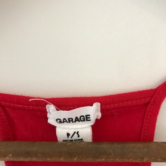 Cropped Tank Top - Picture 2 of 3